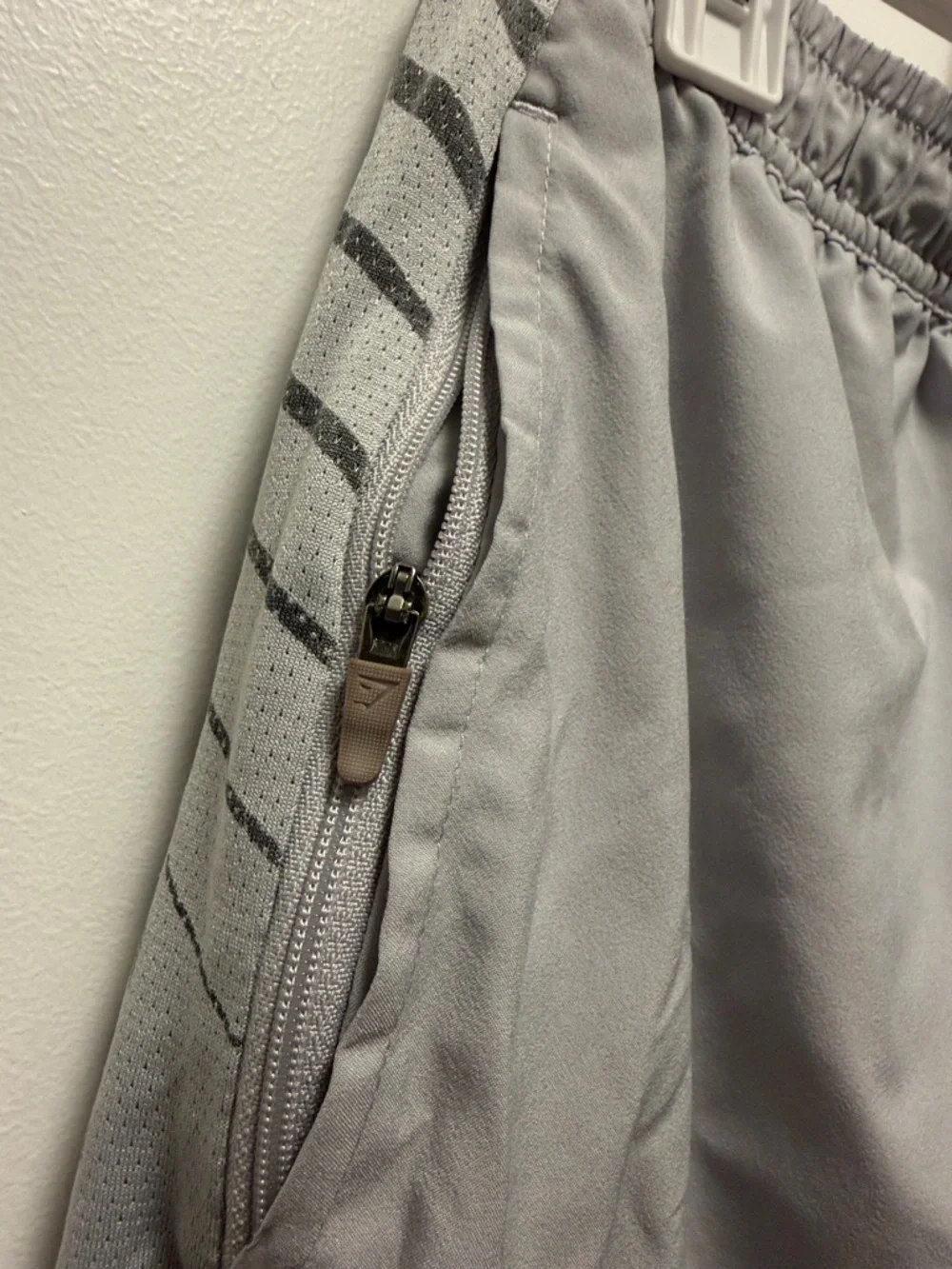 Gymshark Light Gray Training Shorts with Elastic Waist - Picture 3 of 4